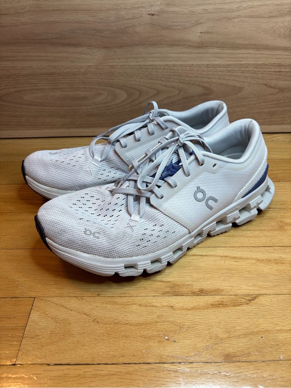 On Running Women's Cloud X 4 Sneakers in Lavender / Acai - Size 9